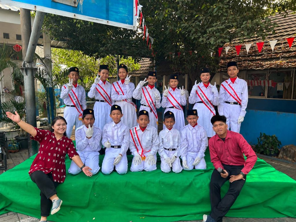 Petugas Upacara HUT ke-81 RI